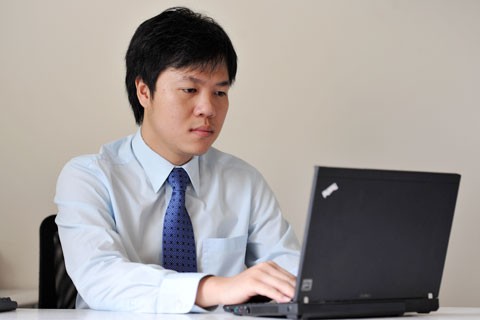 Nguyen Hoang Giang is appointed to the position of CEO of VNDirect Securities Company at age 24.